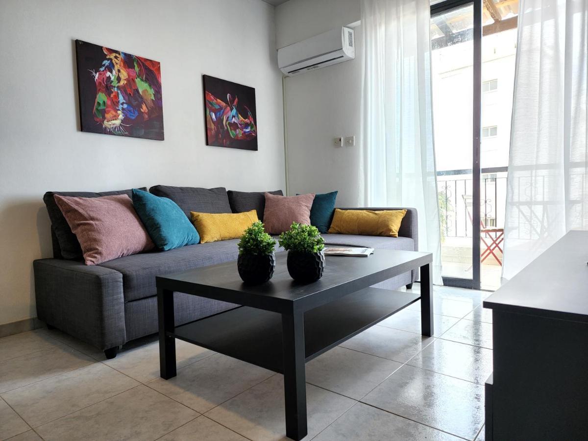 Kay'S City & Seaview One Bedroom Apartment Larnaca Exterior foto
